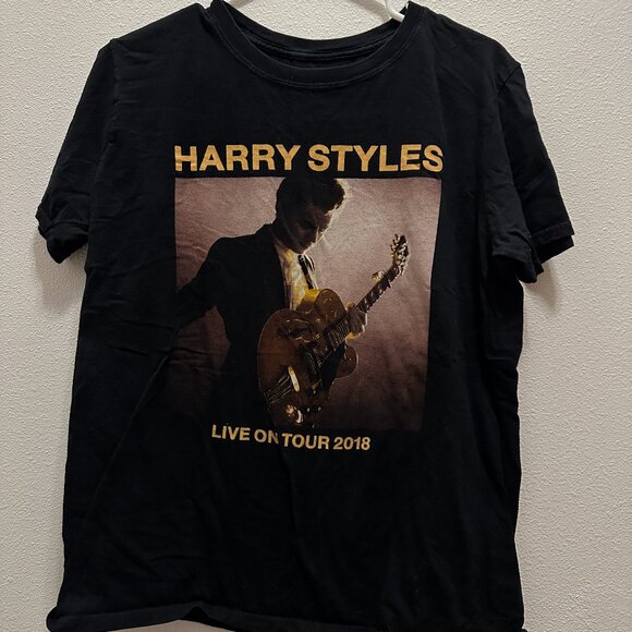 Harry Styles Live on Tour 2018 T-Shirt Size Medium - Picture 1 of 3